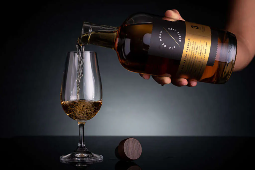 Fotografia de produto para Cachaça Fio de Ouro, foto 2 de 15