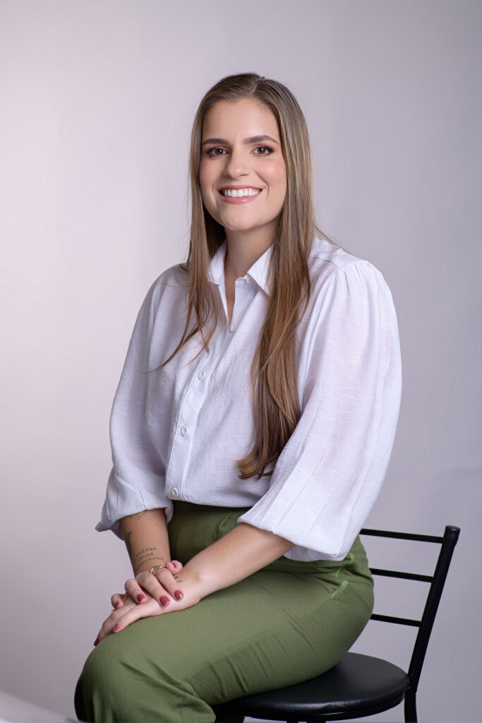 Retrato corporativo para Débora Aliprandi, foto 3 de 9