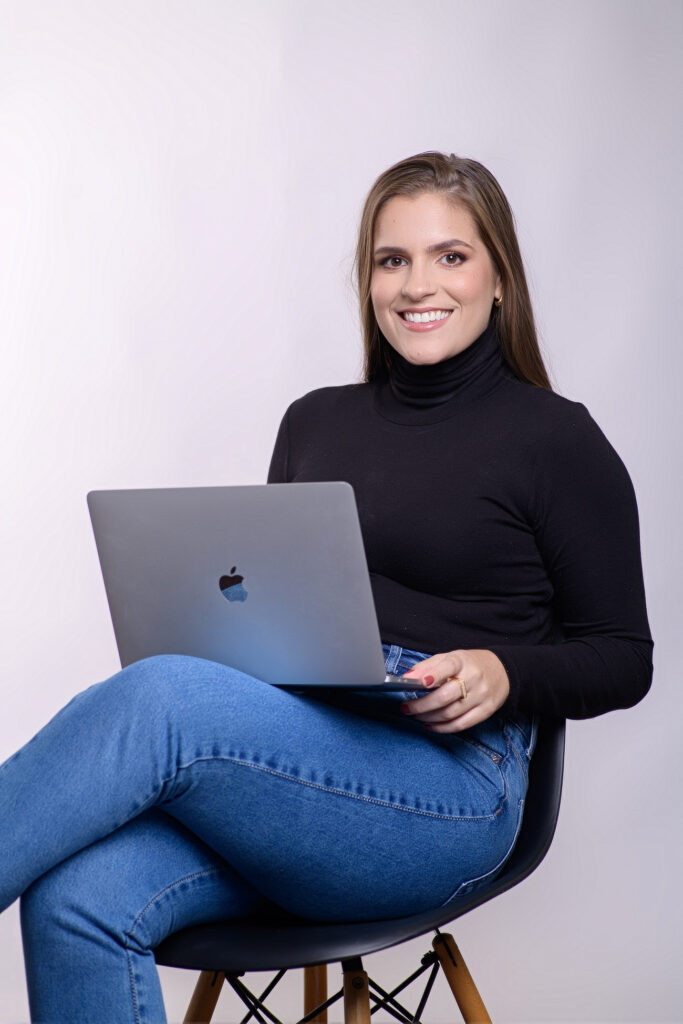 Retrato corporativo para Débora Aliprandi, foto 4 de 9