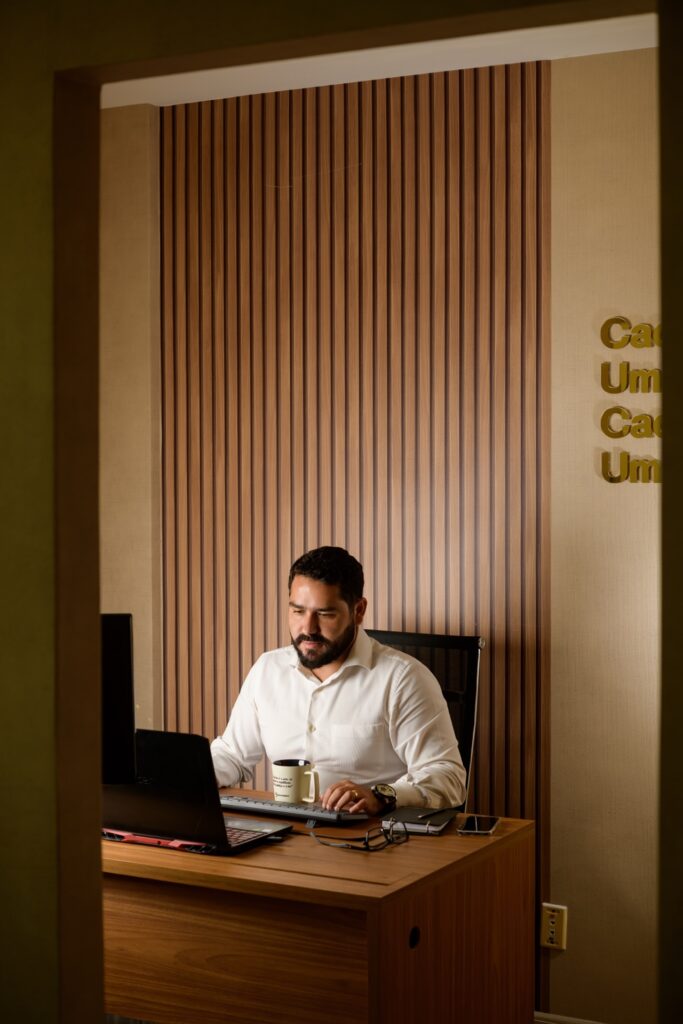 Retrato corporativo para Victor Ricas Advocacia Retratos, foto 5 de 13